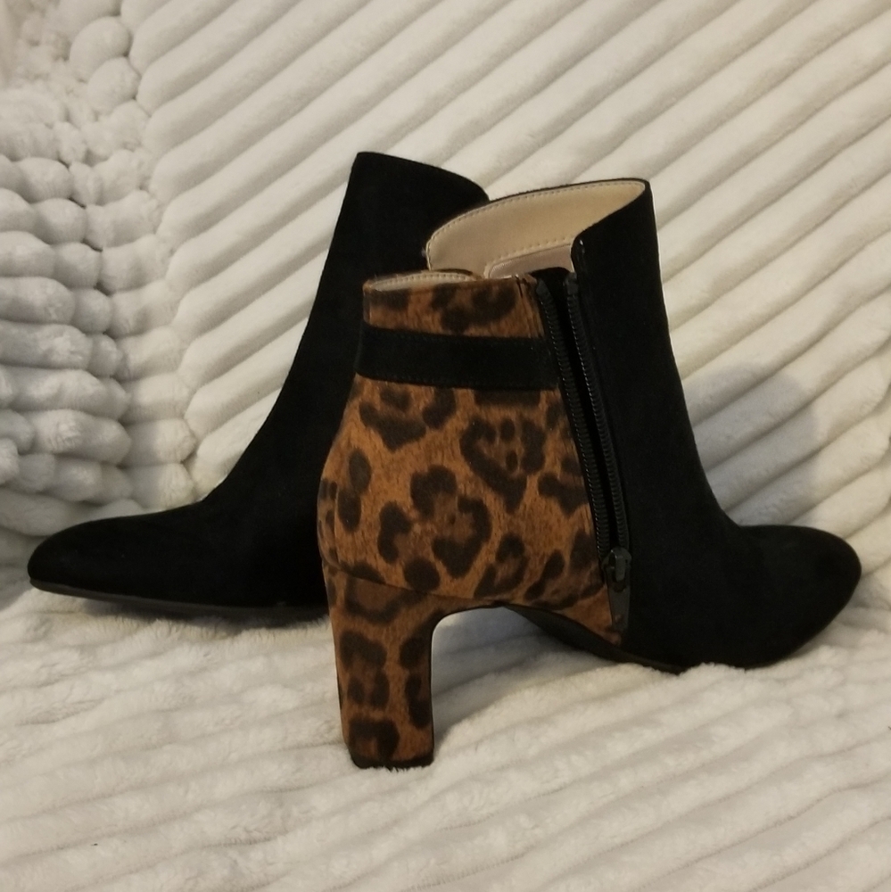 Life stride Leopard ankle boot